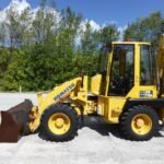 2002 KOMATSU WB 70 A / 4 x 4 /